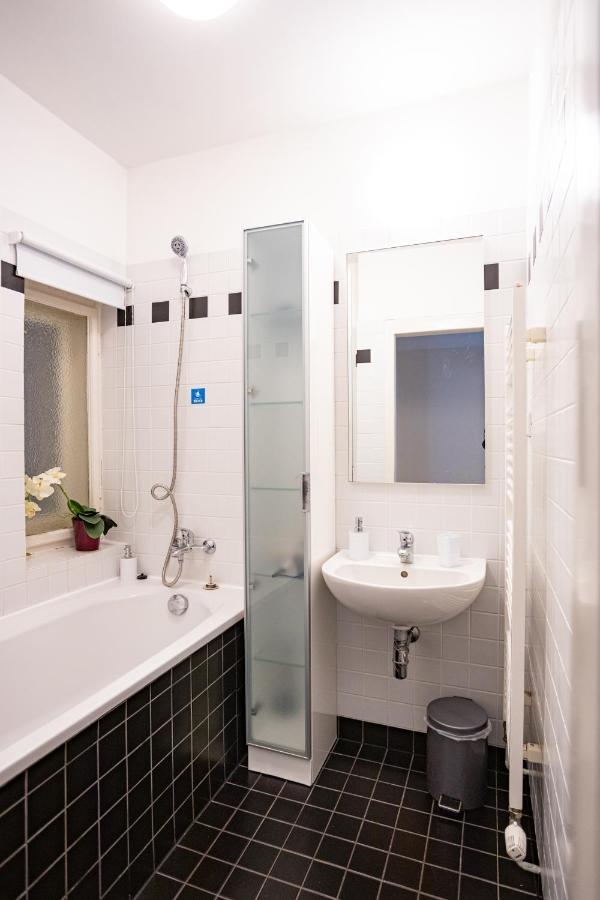 קרלובי וארי Melissa Apartments מראה חיצוני תמונה
