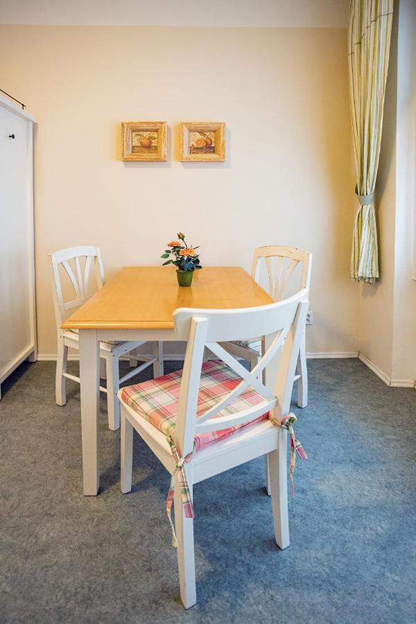 קרלובי וארי Melissa Apartments מראה חיצוני תמונה